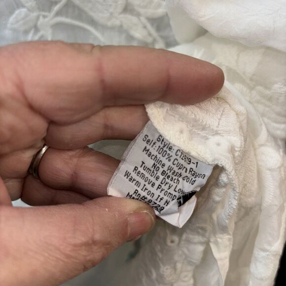Johnny Was White Embroidered Top  Lillian Dolman XS - Picture 7 of 9